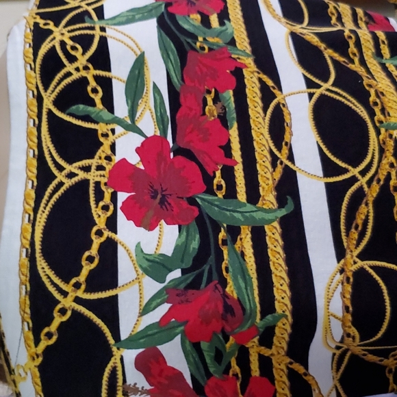 RAFAELLA Floral gold rope pattern shoulder button detail top Med. - Picture 6 of 9